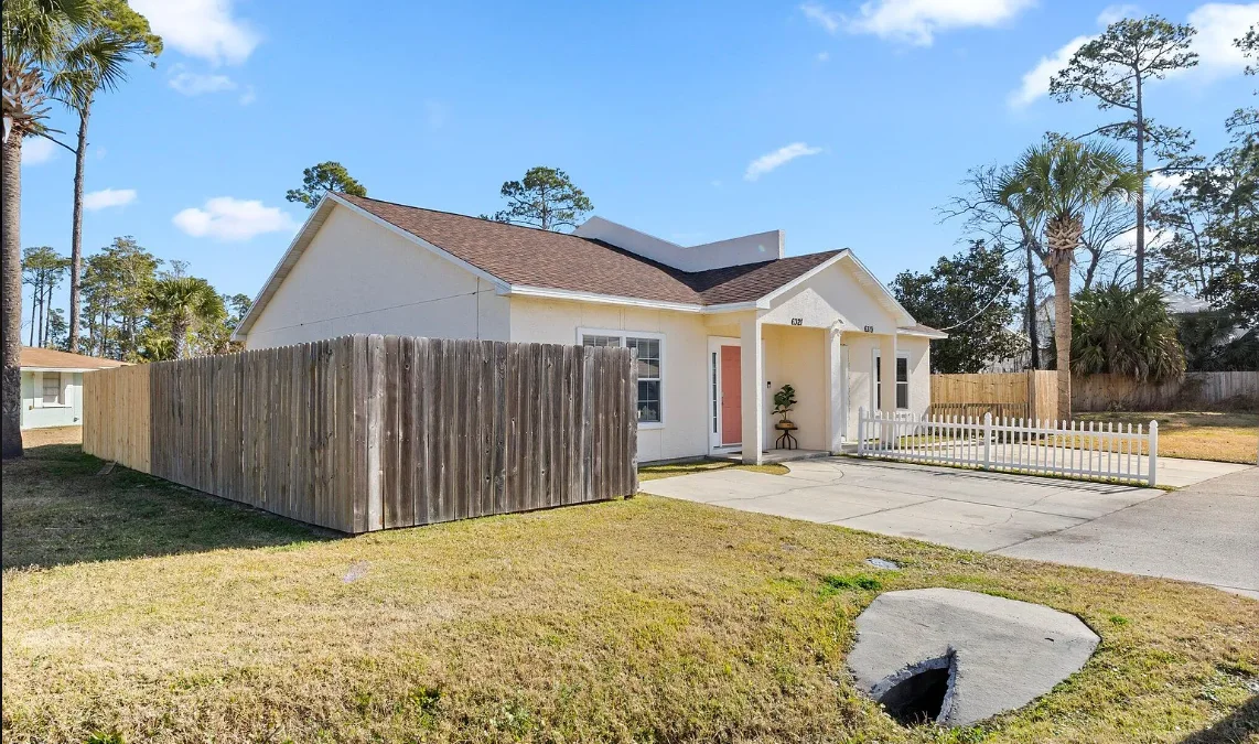 Exterior and private outdoor area of Poinciana Palms